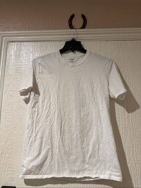Kirklands White Short Sleeve Crew Neck Tee
